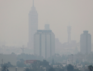 What happened during the Great Smog of London in 1952? What impacts did it have?