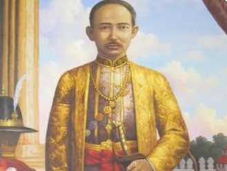 吞武里王朝的开国君主是谁？他是如何建立吞武里王朝的？