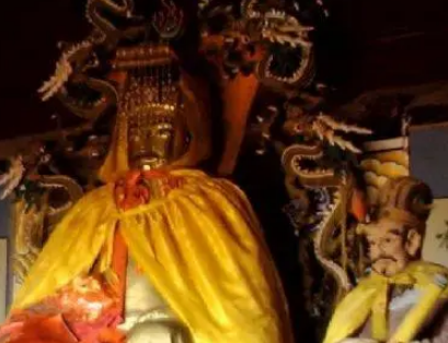 西方教权高于皇权？为什么这么说？