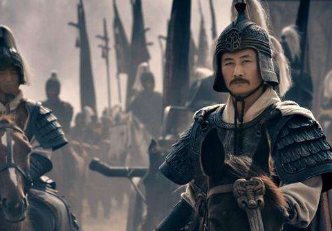 他是谁？他是孙权麾下猛将，年少当强盗，长大后却立下赫赫战功