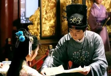 宦官专权的实质是什么？和其他时期有什么不同？