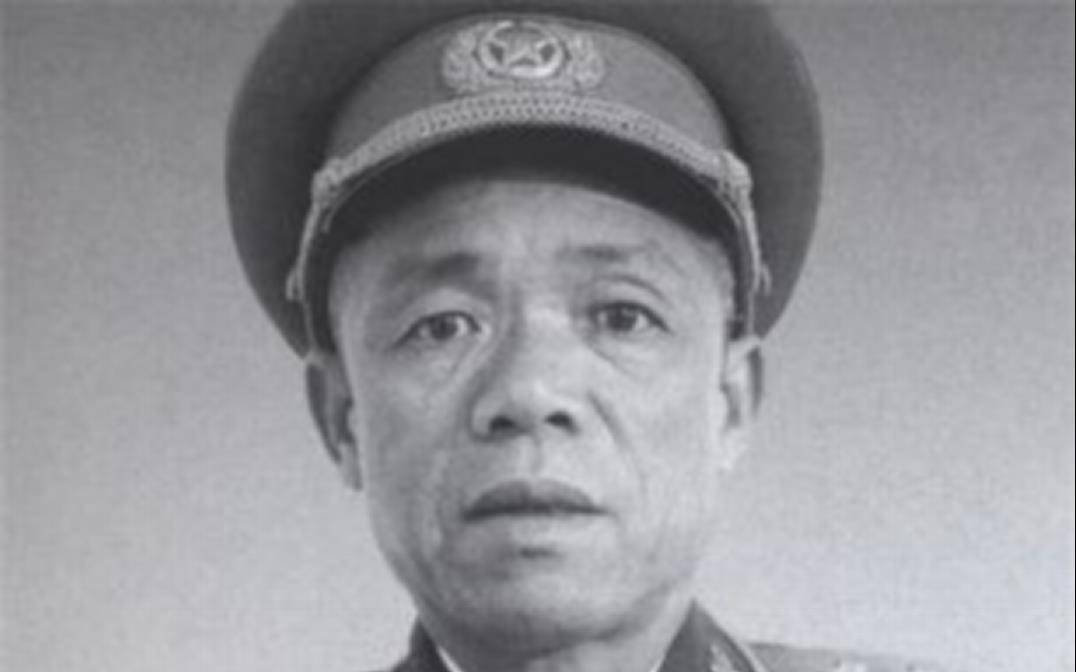 1981年韩先楚将军回乡探亲，被一老妇人唤乳名，看清人后喜极而泣：韩将军回乡为什么会喜极而泣？