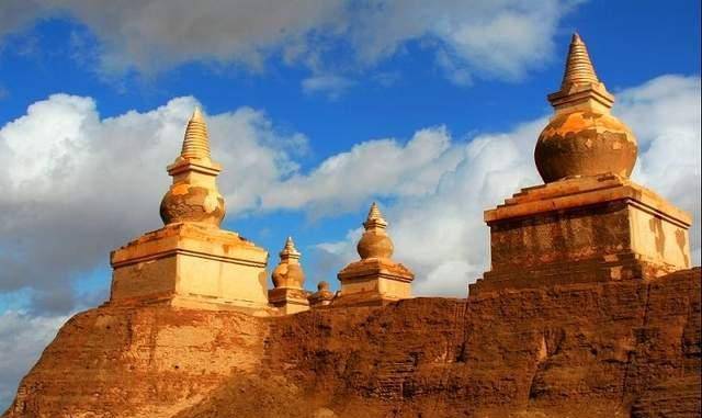 800年后，西夏黑水城佛塔崩塌，罗太后的秘密重见天日？