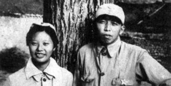 此人是三朝元老，也是韩先楚麾下第一虎将，连上将都排队给他敬礼