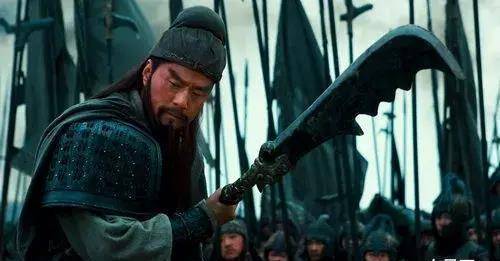 武圣关羽一生巅峰之战是啥？曹操麾下名将惨遭无情吊打