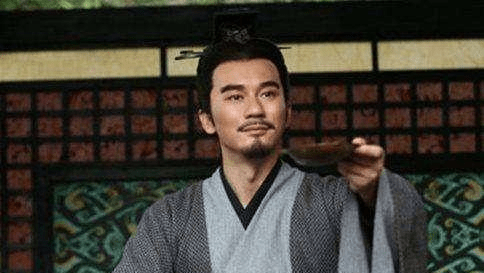 曹丕与曹植出游，命曹植百步内即兴作诗，难度超出七步诗百倍！