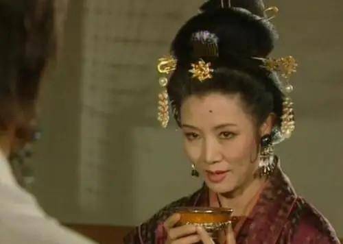 武则天专权后，对几个子侄很重用，可外侄贺兰敏之偏要自己作死