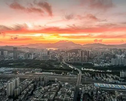 唯心主义和唯物主义区别是什么？分别强调什么方面？