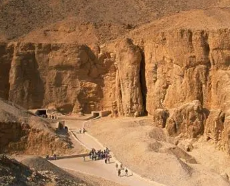 埃及帝王谷的所在地在哪里？历史可追溯到什么时期？