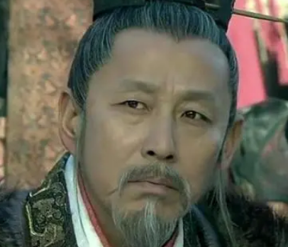  刘邦什么时候担任的亭长？相当于现在什么官？
