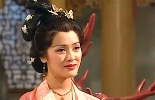 杨贵妃在马嵬坡去世，享尽三千宠爱，三千宠爱于一身的杨贵妃死在了马嵬坡