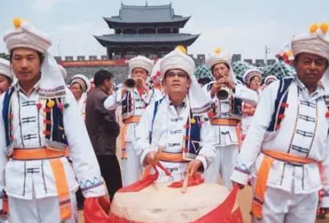 什么是 三月街？风俗是什么