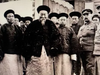 李鸿章是爱国还是误国？李鸿章做了什么？