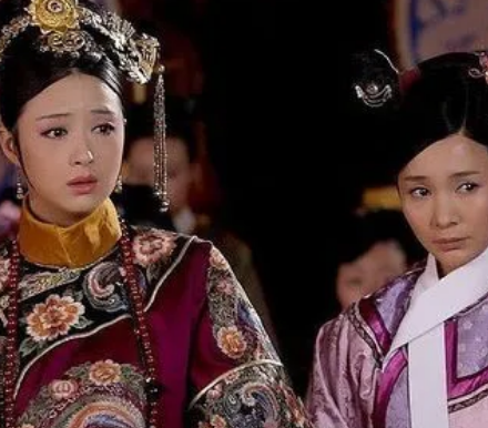 华妃全名叫什么？她是谁的妃子？