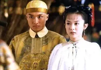 顺治为什么爱董鄂妃？董鄂妃是个怎样的人？