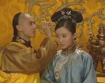 董鄂妃第一任丈夫是谁？出身怎么样？