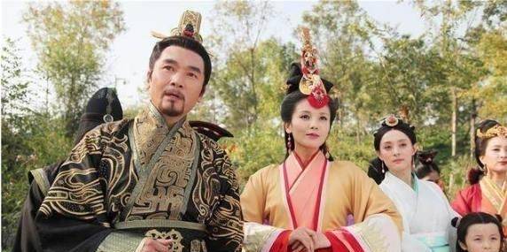 秦武王死后，秦昭襄王即位，宣太后掌权，秦昭襄王为何几十年没有夺权？