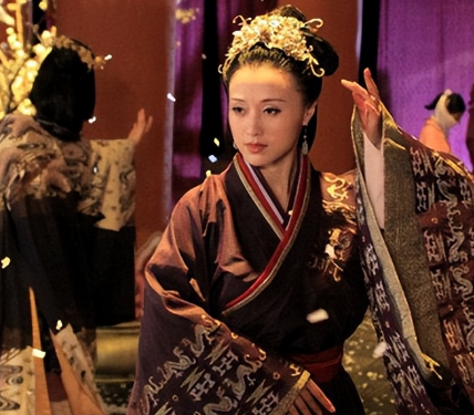 薄姬的父亲是谁？名字叫什么？