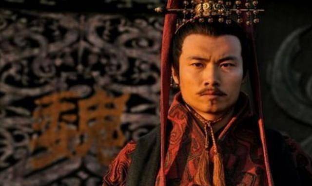 曹操不敢篡汉称帝，其子曹丕却敢的原因是什么？环境不同是关键！