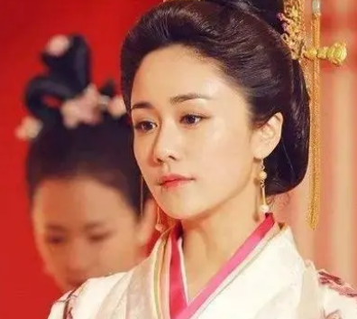 朱见深为什么爱万贞儿？有什么吸引的地方？