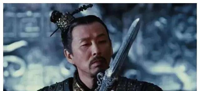 秦始皇在世时，为何起义烽火不起，秦始皇一亡，反而天下大乱？