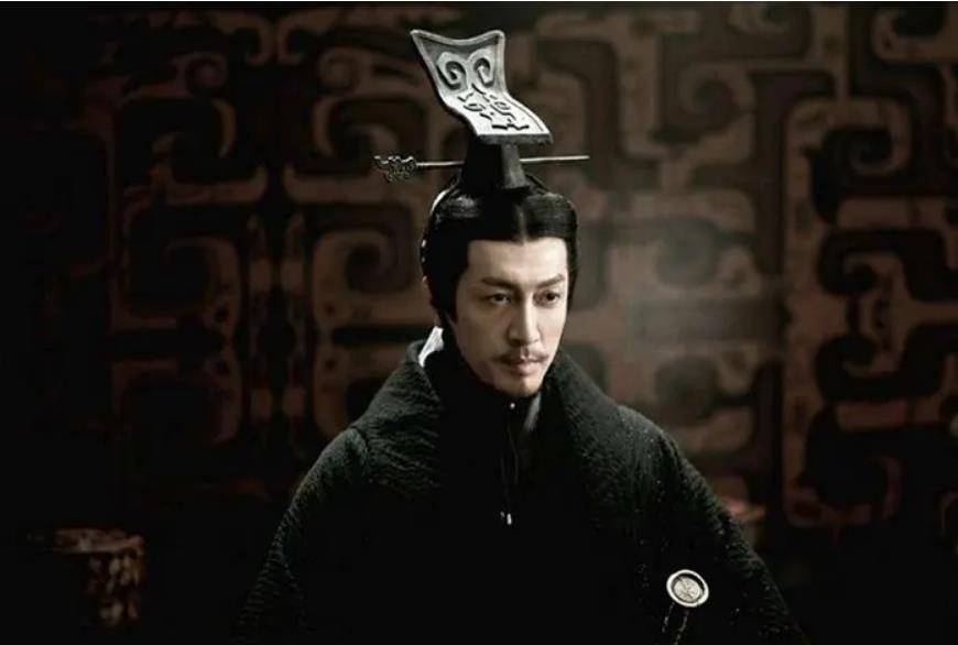 秦始皇的龙袍是黑色的，为什么后世皇帝没有人再穿？原因很真实