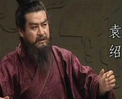 袁术投靠袁绍的原因是什么？当时背景是什么样的？