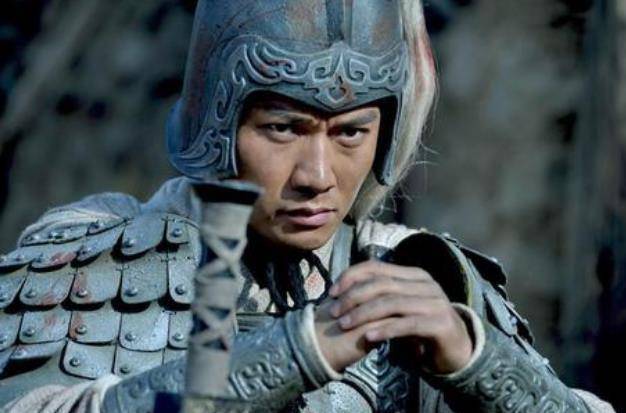 为什么赵云能七进七出长坂坡百万大军，而关羽却被二十多万大军围在麦城杀不出去？