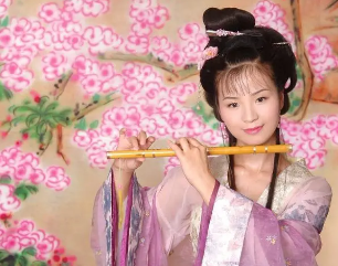 胡宗宪喜欢王翠翘吗？他们的关系好吗？