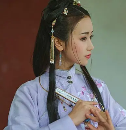 桃花扇李香君的故事是什么?讲了什么内容？