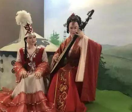 刘细君是王昭君吗？两人之间有什么关系？