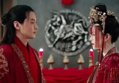 徐昭佩半面妆是什么意思？半面妆的原因是什么？