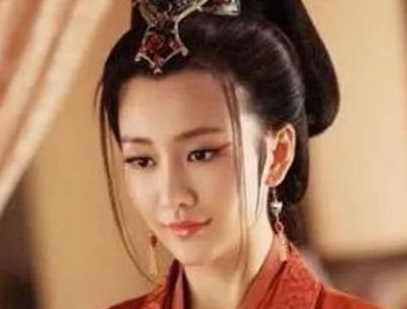  杨芷和杨艳是什么长相？谁最美？