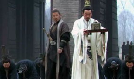 新秦王子婴的身份之谜：他是谁的儿子？