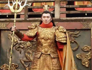 宇文成都用的什么兵器？史书是如何记载的？