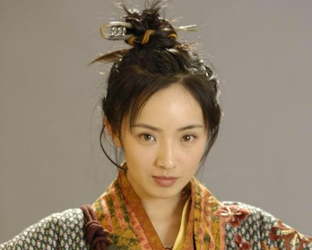 杜金娥为什么是次妻？她的婚姻状况如何？