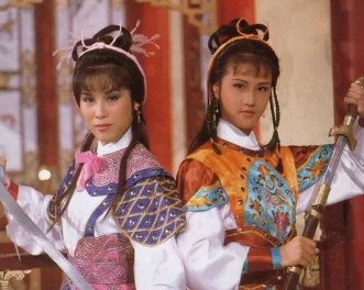 杨八姐和杨九妹的本名分别是什么？史料中是如何记载的？