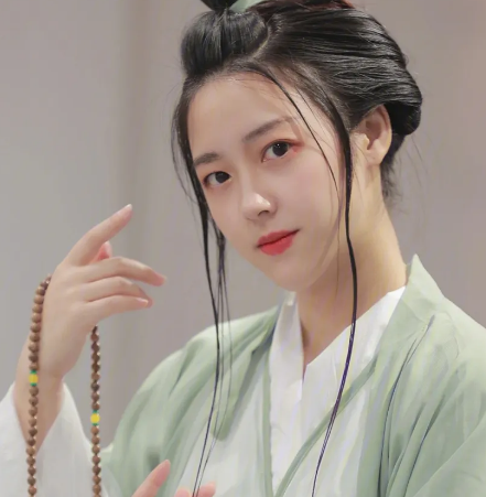 妙玉的人物关系是什么样的?关系很复杂吗？