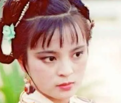 贾探春是什么性格？有什么特点？