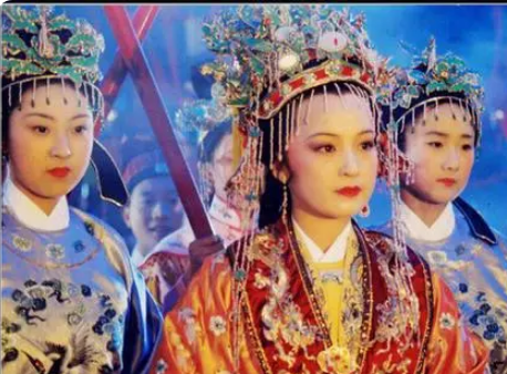  贾元春是什么身份？她是谁的妃子？