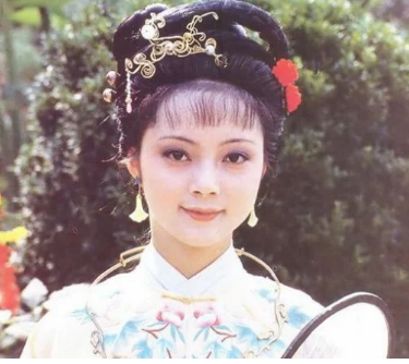  薛宝钗是什么性格？有什么特点？