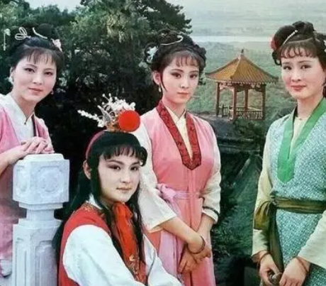 袭人和晴雯的关系是什么？关系是好是坏？