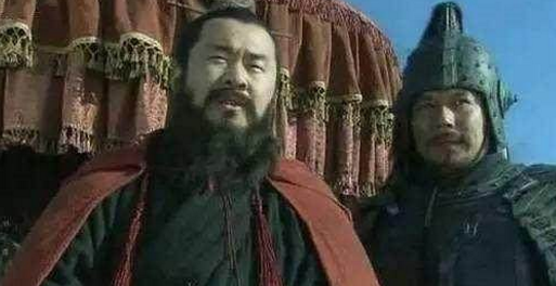 曹操身边的一位山东好汉，辅佐他30年，官渡之战被埋没，被骂竖子不得好死