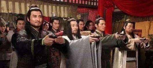 李世民与朱棣：历史中的人物对比——李渊和朱元璋的残忍与政治决策的探讨