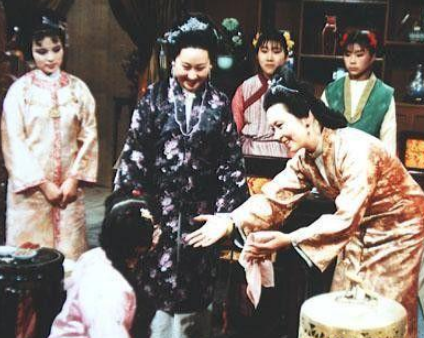 邢岫烟婚姻生活怎么样？嫁给了谁？