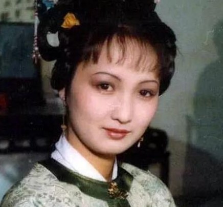 平儿是什么身份？平儿是丫鬟吗？