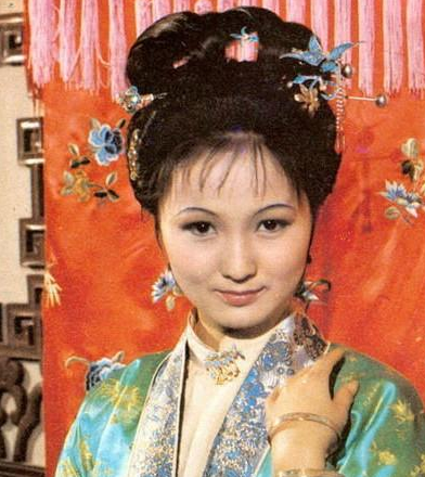 平儿人物解析，平儿是一个什么样的人？