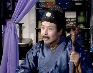 贾珍是谁的儿子？贾政是什么身份？