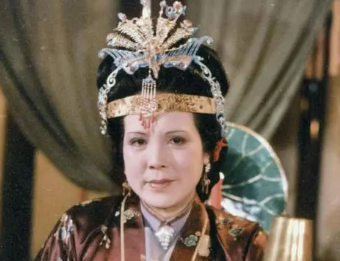 王夫人为什么怕邢夫人？邢夫人做了什么？
