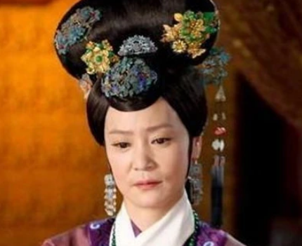  德妃不待见四爷的原因是什么？发生了什么？